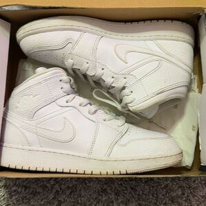air Jordan 1 mid grade school